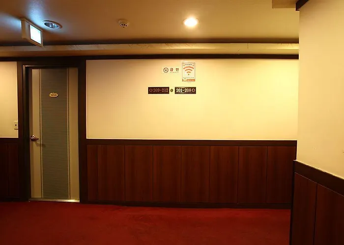 Namdaemun Palace 3*